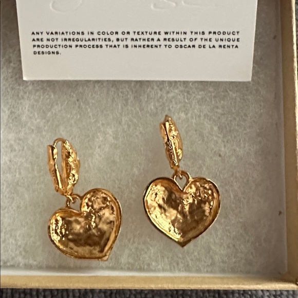 Oscar de la Renta Gold and Cream Heart Earrings - Picture 2 of 2
